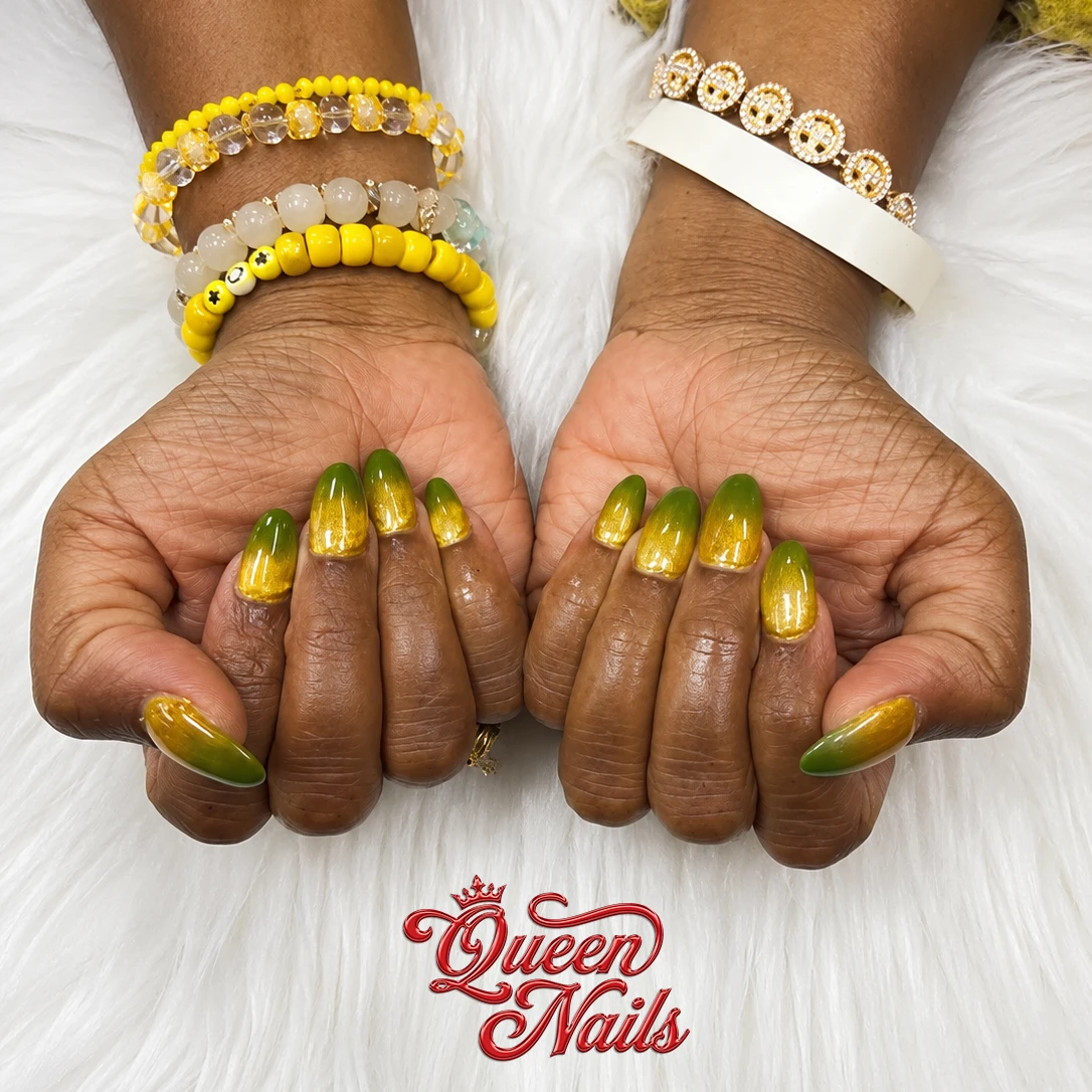  Queen Nails